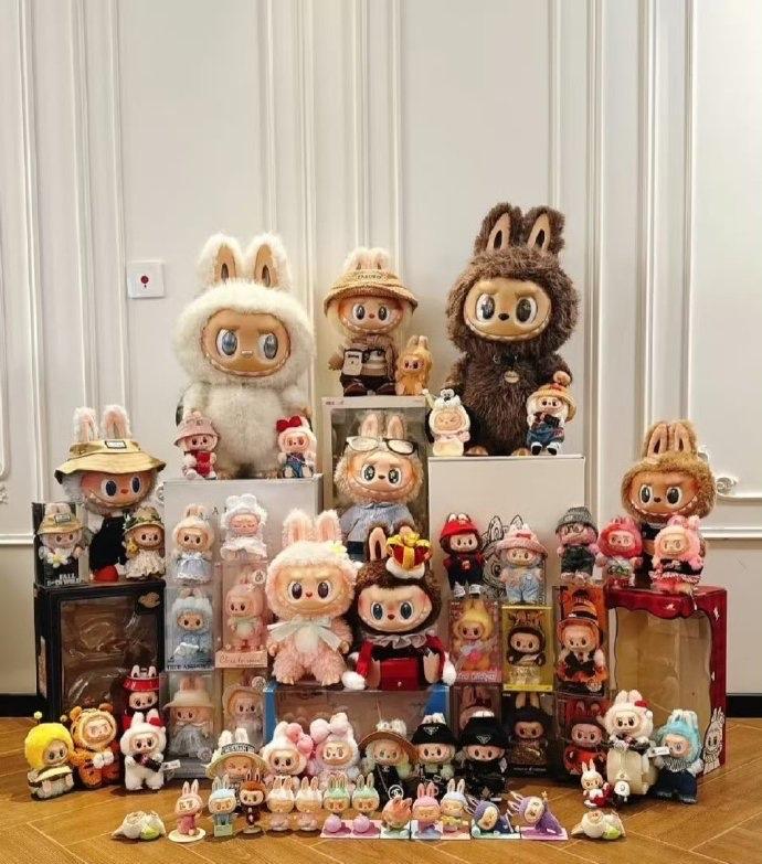 现在的明星真让人讨厌买到labubu就自己偷偷藏起来嘛还要发出来让我们羡慕嫉