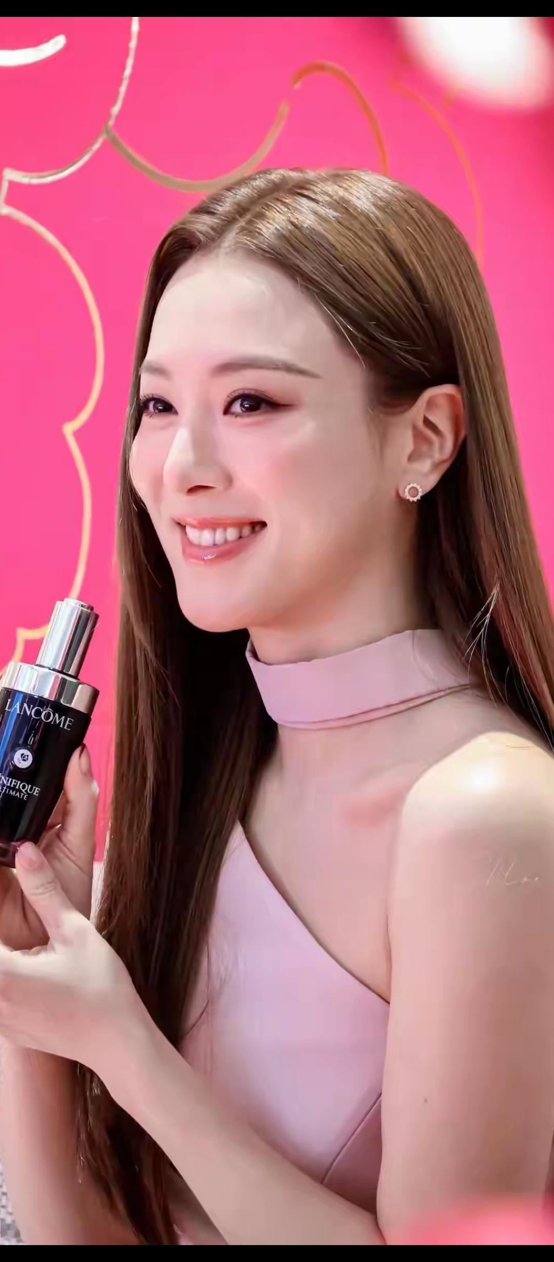 粉黛美人，气质超群！