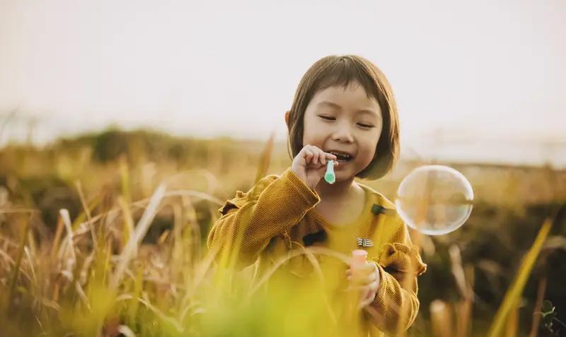 《孩子是来渡你的》今天看到这样一篇文章想想的确。家有青春期敏感小孩，输出