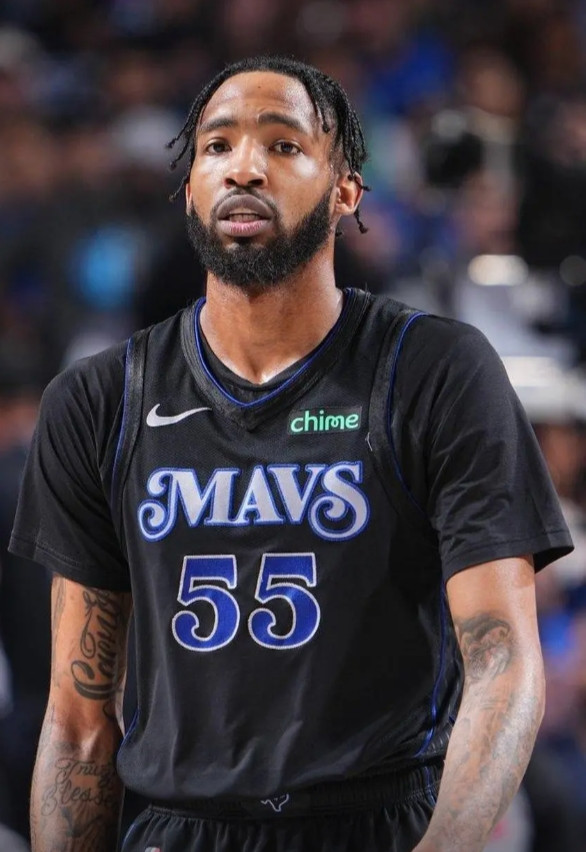 小琼斯回来了，泰伦卢有没有想象力小琼斯回来了，终于回来了，这就不得不说有一套应