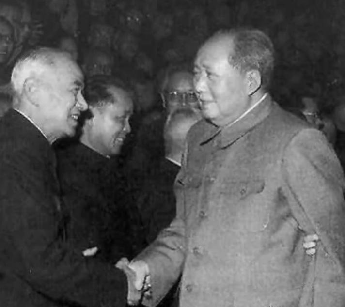 1964年李四光突然收到一份陌生的邀请，走进屋后一见到毛主席，立刻紧张地道歉自己