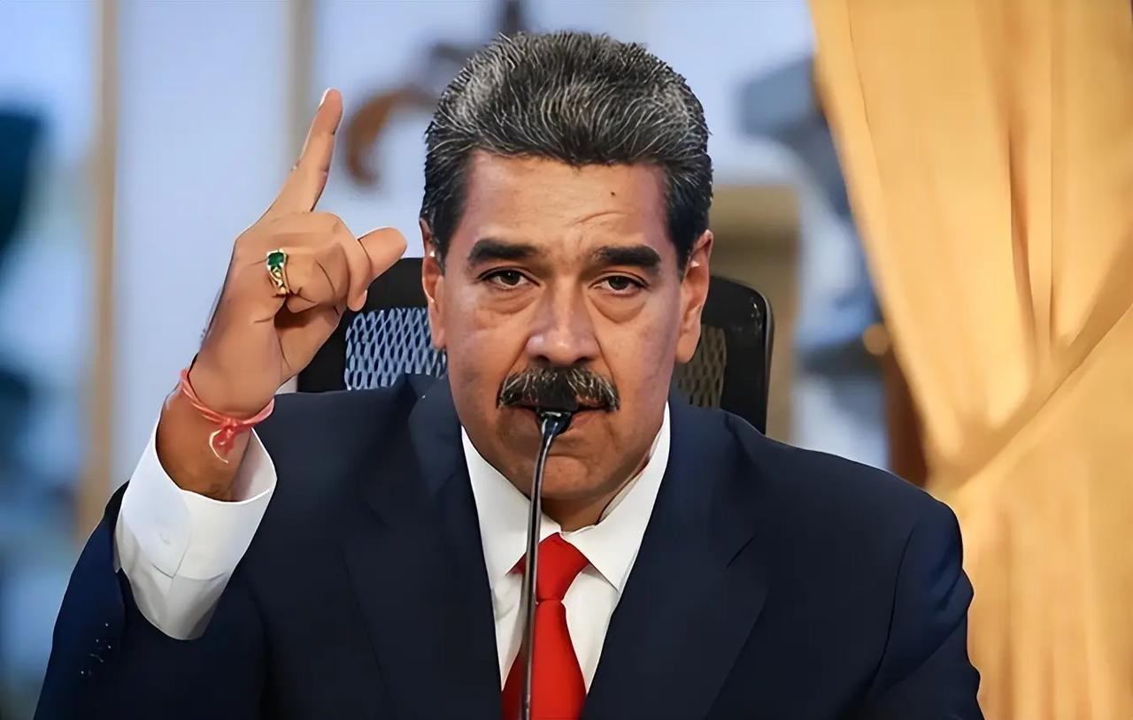 马杜罗自己进去了。儿子那边立刻被点了名。手法又快又密。看着像早就备好的料