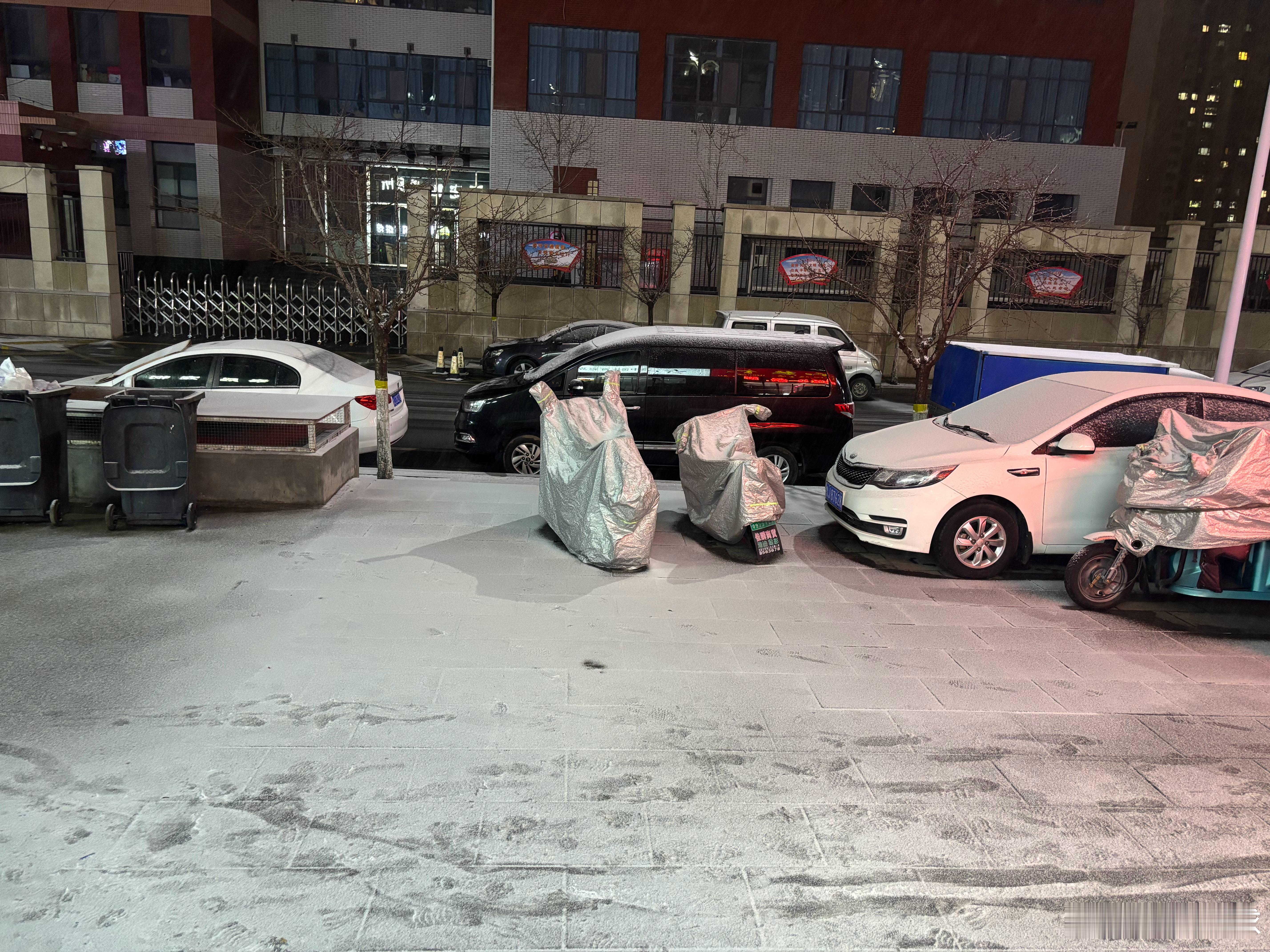 又下雪了。泰安