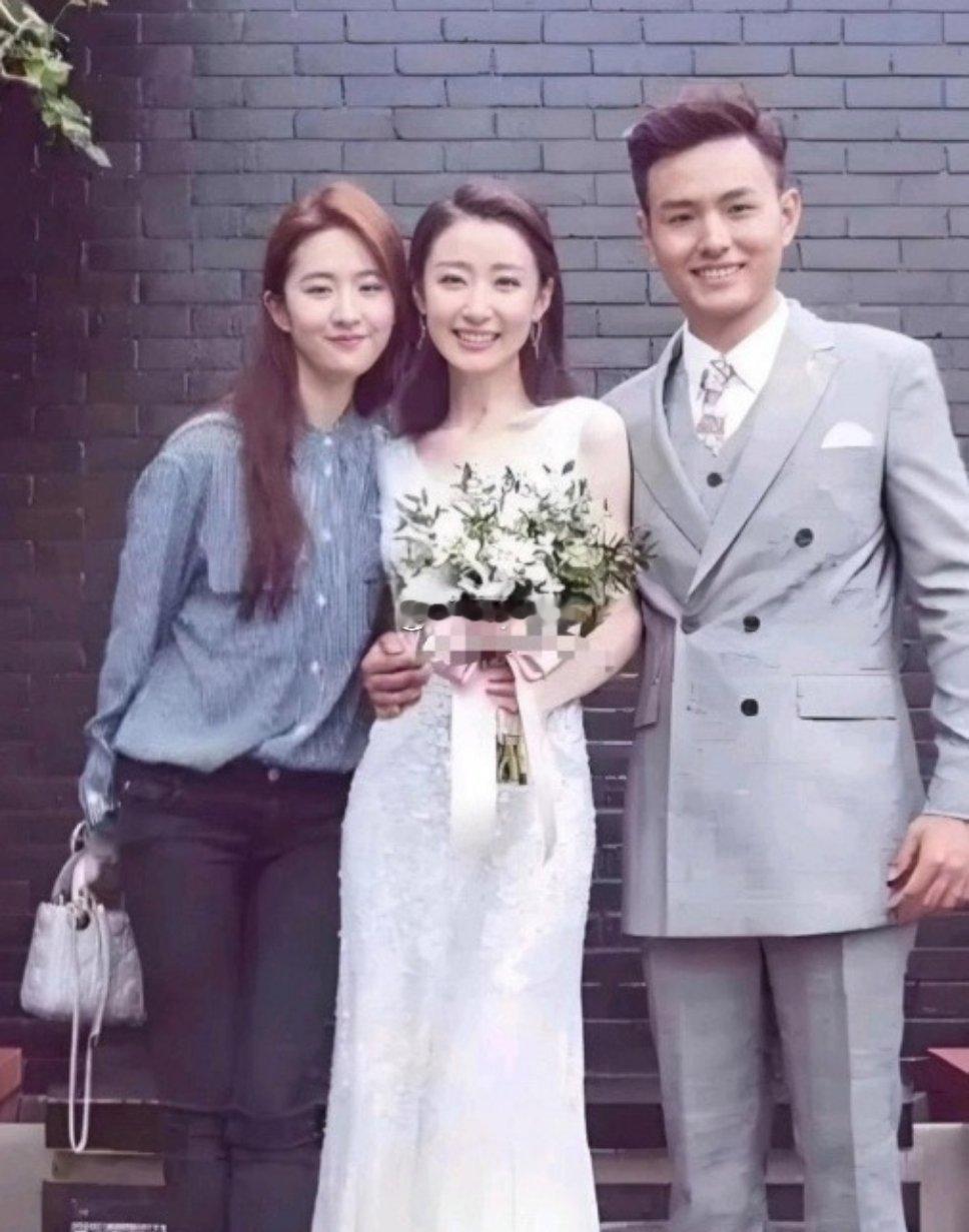新娘看上去比刘亦菲还漂亮这合理吗