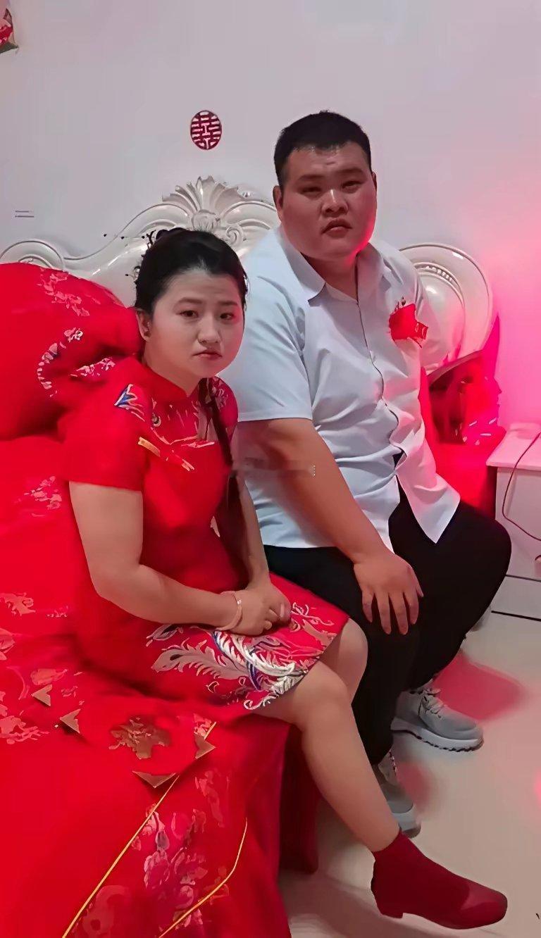 表哥结婚了，大家说他们般配吗？