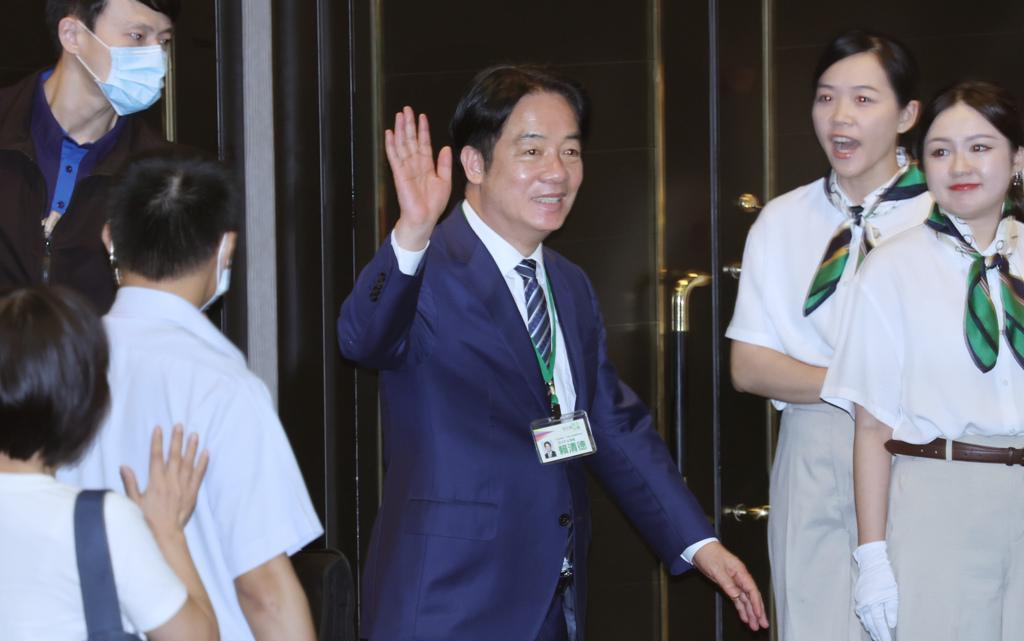 赖清德表态挺大罢免会影响民意？黄暐瀚揪出矛盾点民进党昨日举行全代会，身兼党主席