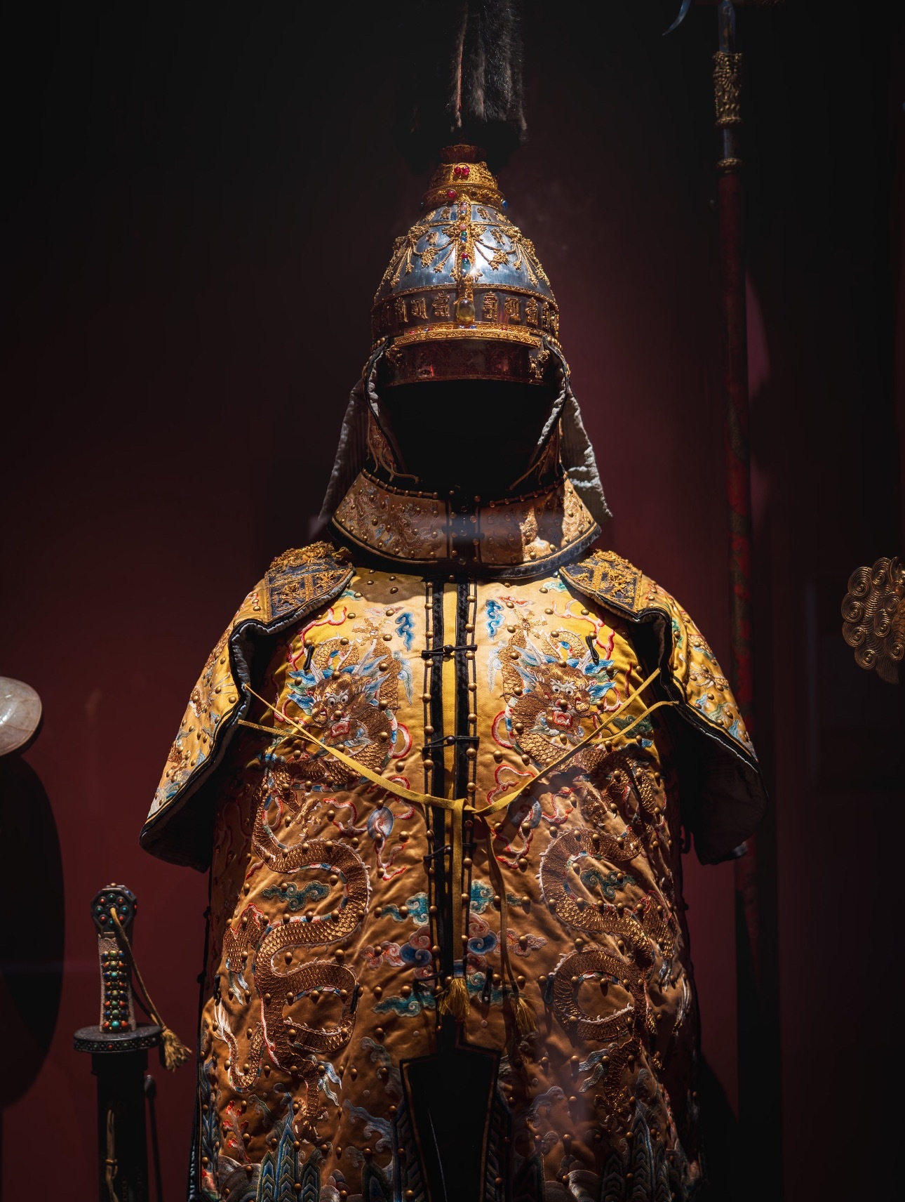 法国殖民时期掠夺的文物将归还原国法国巴黎荣军院：乾隆甲当年英法联军掠夺于圆明园希