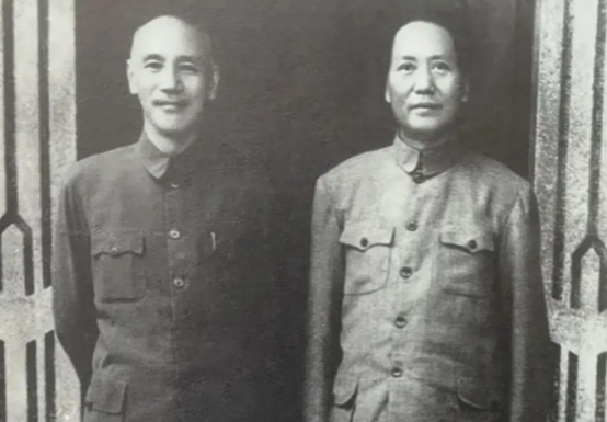 1945年，重庆谈判时，蒋介石突然放走了毛泽东，众人问起原因，他大言不惭地表示：