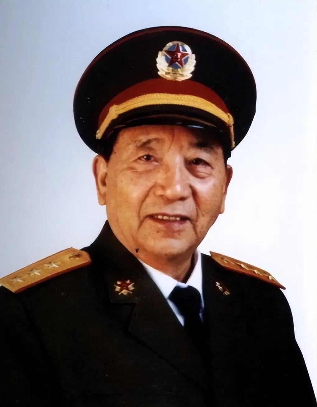 1953年的全国英模报告会上，39岁的秦基伟见到了24岁的唐贤美。一个是刚从抗美