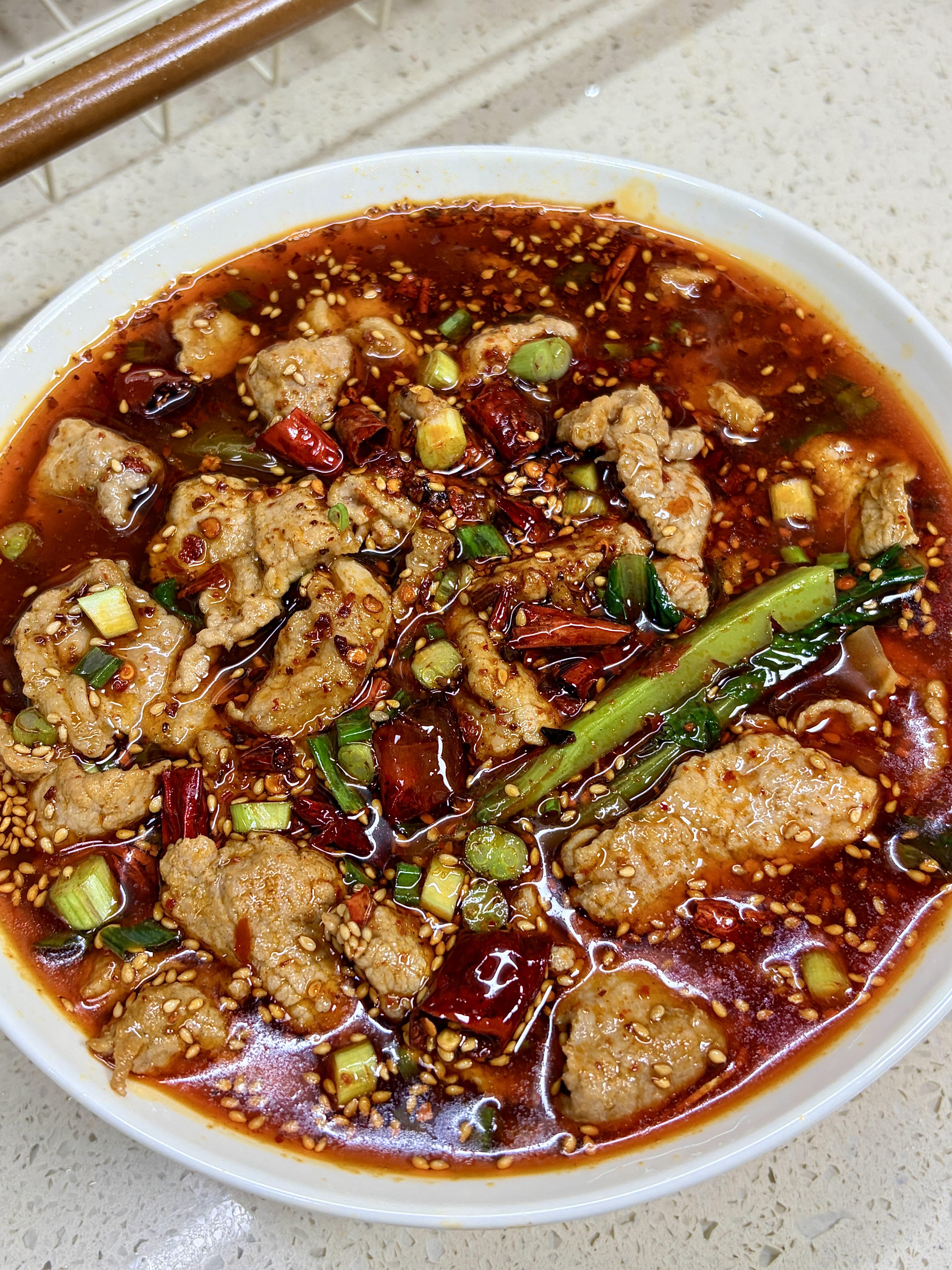 我真的服了家人们😭谁还没吃过这道水煮肉片，直接刷新我对下饭硬菜的认知！肉