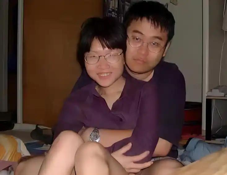 2005年，清华女硕士陈丹蕾，深夜趁丈夫熟睡时，拿出手枪朝着丈夫后脑扣动扳机，一