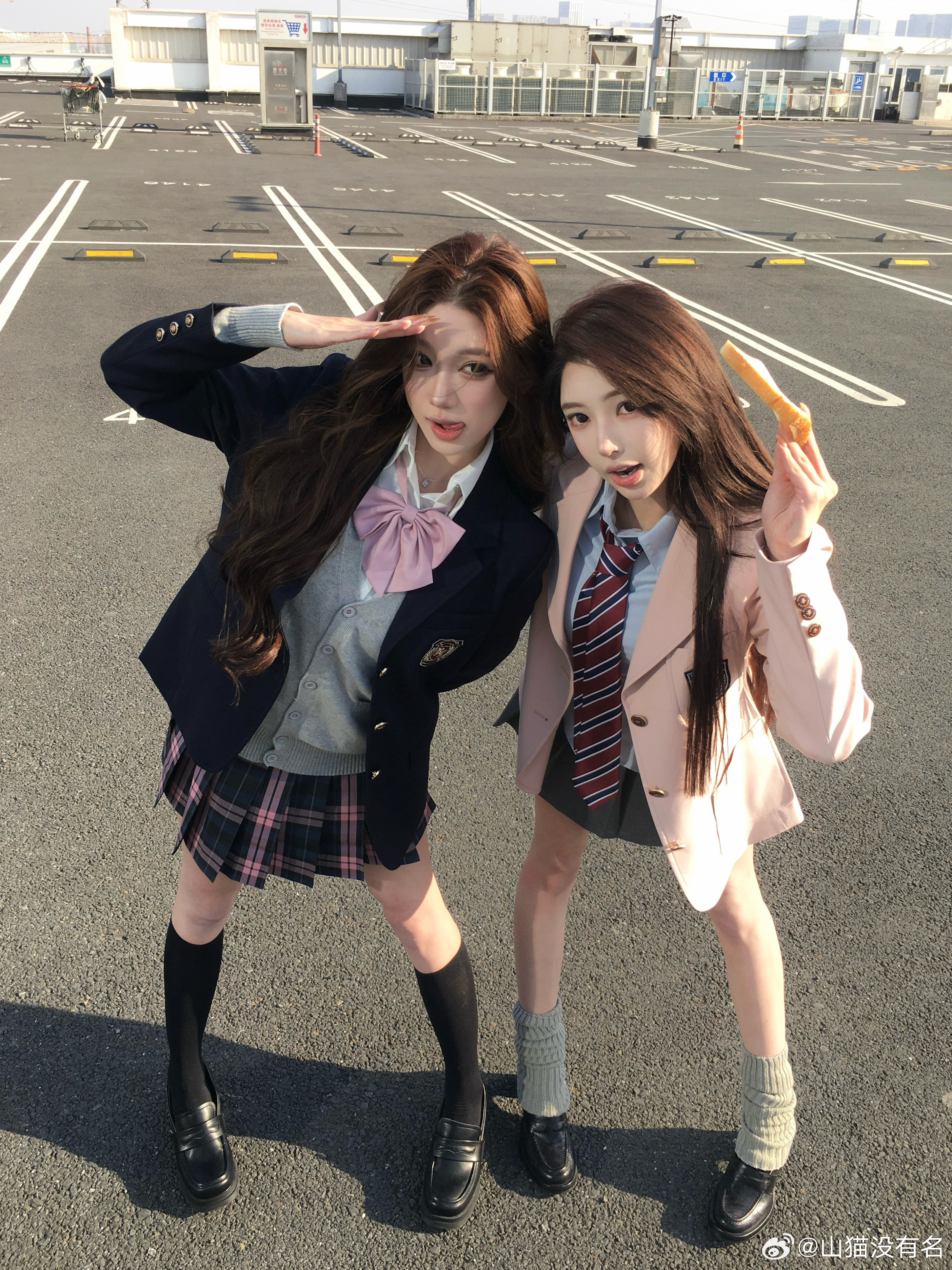 也是穿上闺蜜装了这组照片活人感很强俺好喜欢