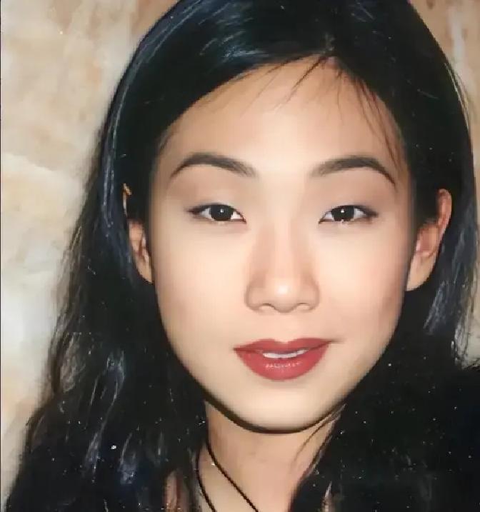 2004年，林忆莲向李宗盛提出离婚，李宗盛坦言：我年近半百，却要妻离子散，真的是嚎啕大哭，有天接到了