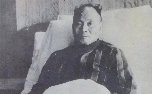 1954年汤恩伯死在手术台上，蒋介石只是轻飘飘地说了一句：死了也好。汤恩伯是蒋介