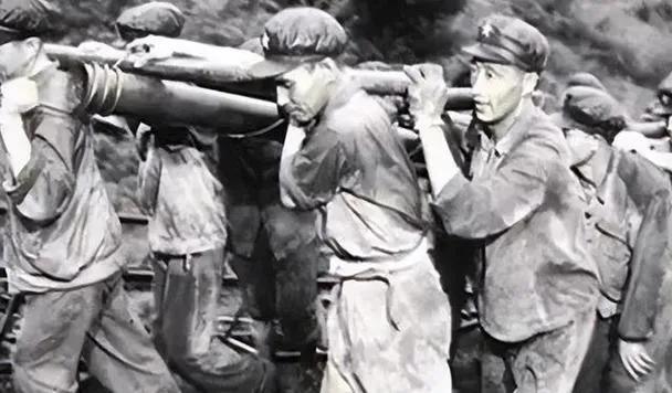 1979年夏天，时隔19年。俺们连江苏省退伍胡老兵回连队了。部队是铁打的营盘流