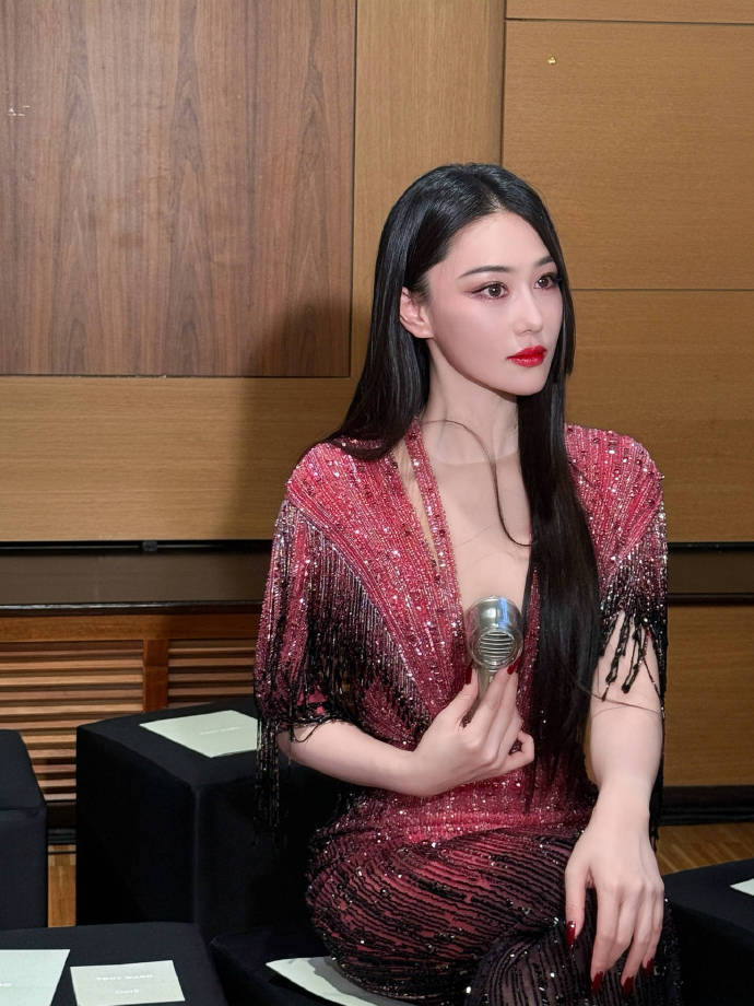 张馨予美女留的汗都是香的吧