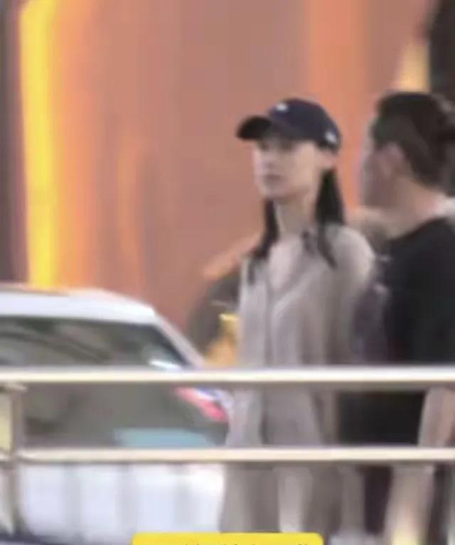 李泽楷比刘銮雄大方很多，允许给自己生孩子的女人跟其他男人恋爱。之前吕丽君跟刘銮雄