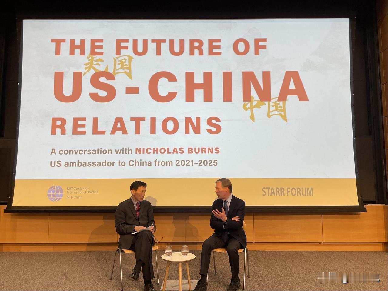 美国前驻华大使伯恩斯今天发文说：“美国需要与盟友、尤其是日本开展更紧密的合作，才