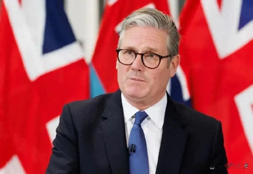 事关爱泼斯坦案！英国首相斯塔默遭致命打击斯塔默摊上大事了。2月9号，路透社报