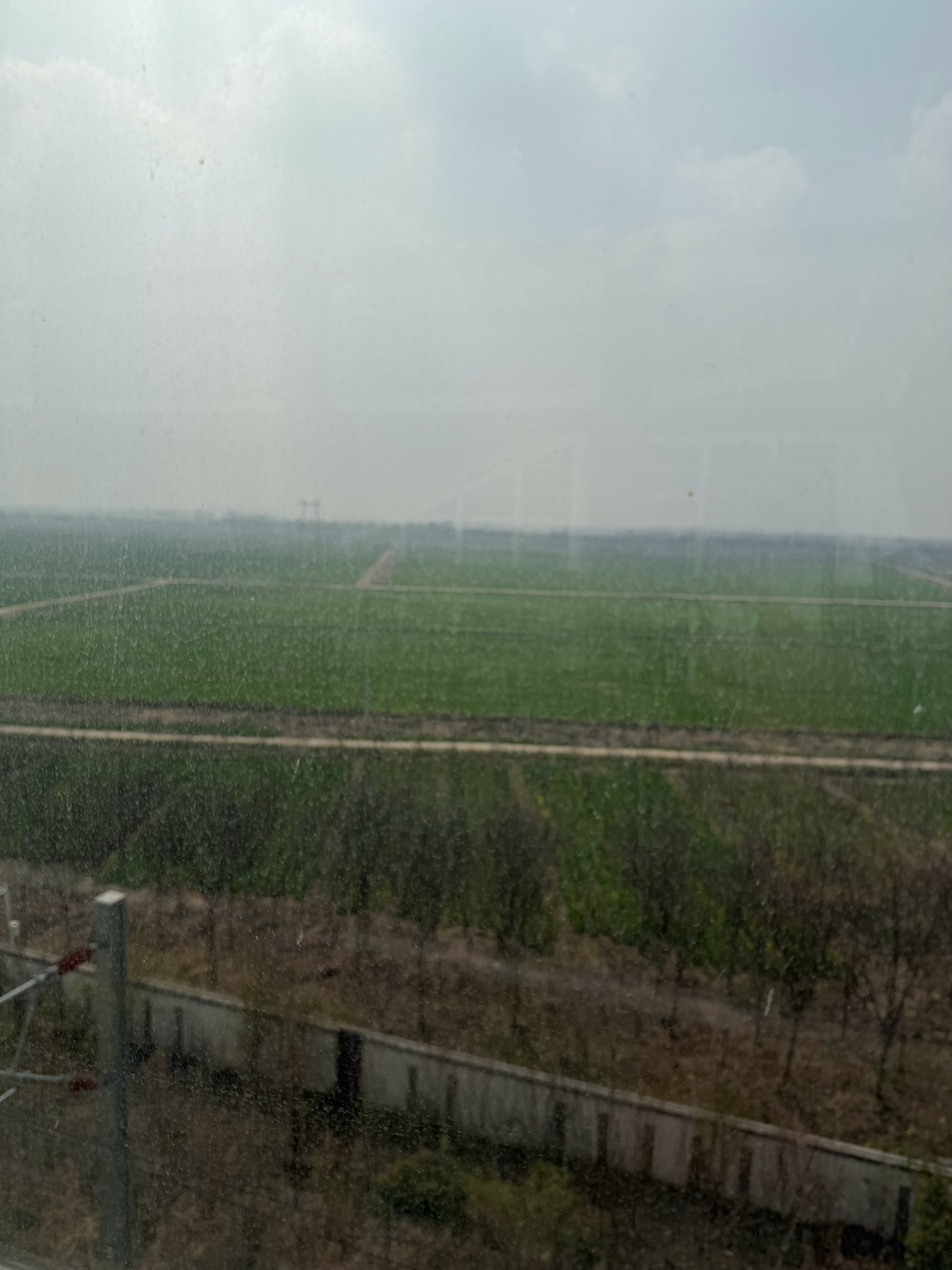 刚才一位宿迁的网友发过来信息，说孩子信息工程专业毕业，现在拿到了三个offer