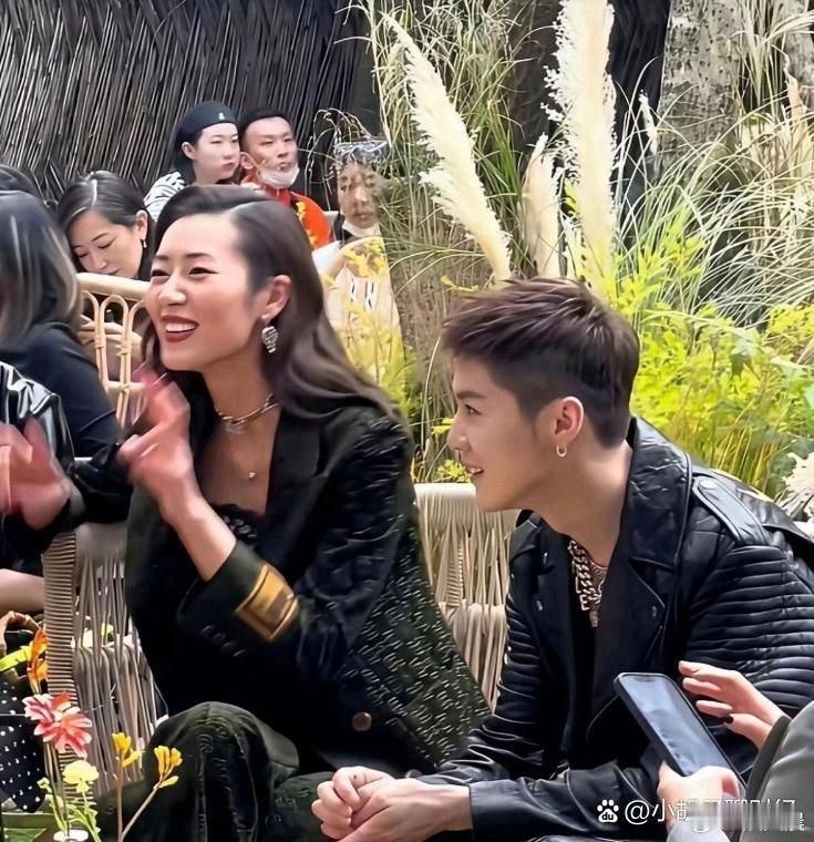 鹿晗这款发型也太绝了吧！清爽又吸睛，颜值直接再上一个台阶～