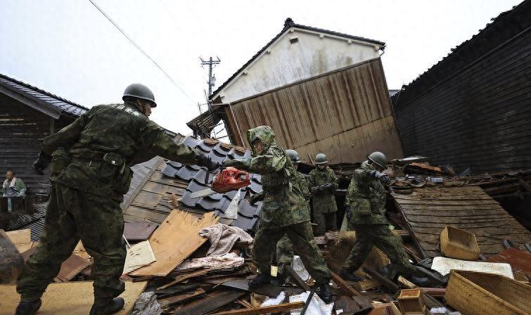 “日本末日”真要来了？三天之内两场地震！我国驻日使馆紧急提醒近期日本的地震闹得