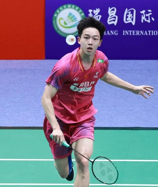 孙超连胜25场超越石宇奇!中国男单小将孙超在2026年5月17日宝鸡大师赛卫冕