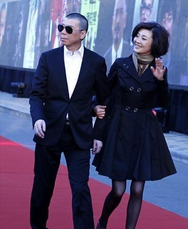 1991年，已经和王志文同居3年的徐帆，怯生生地向王志文求助：“我现在没戏可拍，