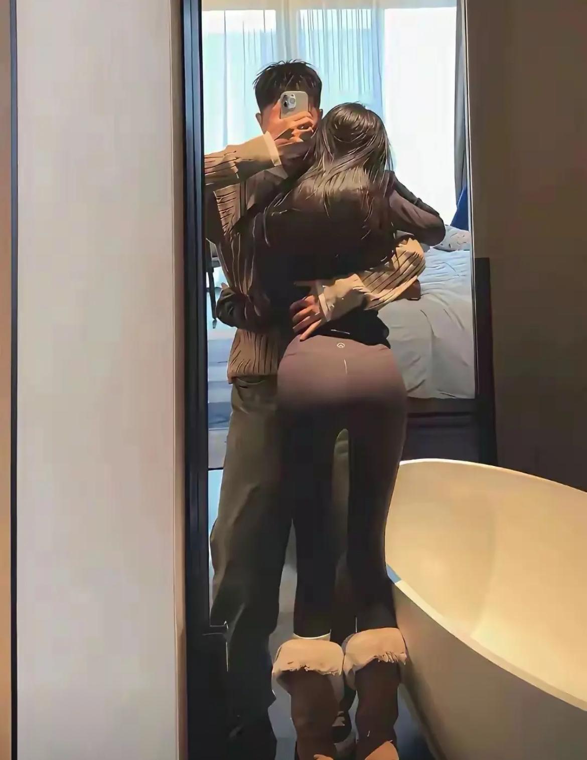 老公每天起早贪黑地忙工作赚钱，我看着就让人特别心疼，在家有事没事我都特别顺着