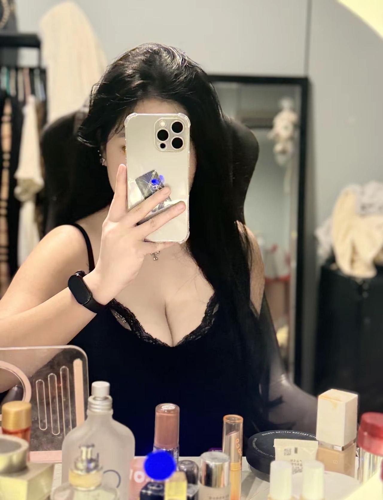 天天在我身边，手机密码我也知道，手机经常放在我面前，他也出轨了，你说可笑不可笑…