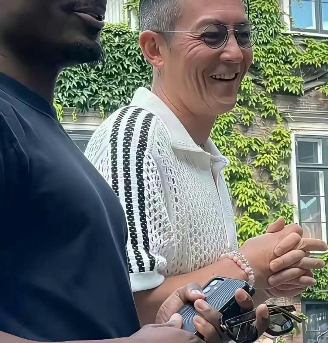 谁敢信啊，陈冠希现在才四十三岁，状态也太沧桑了