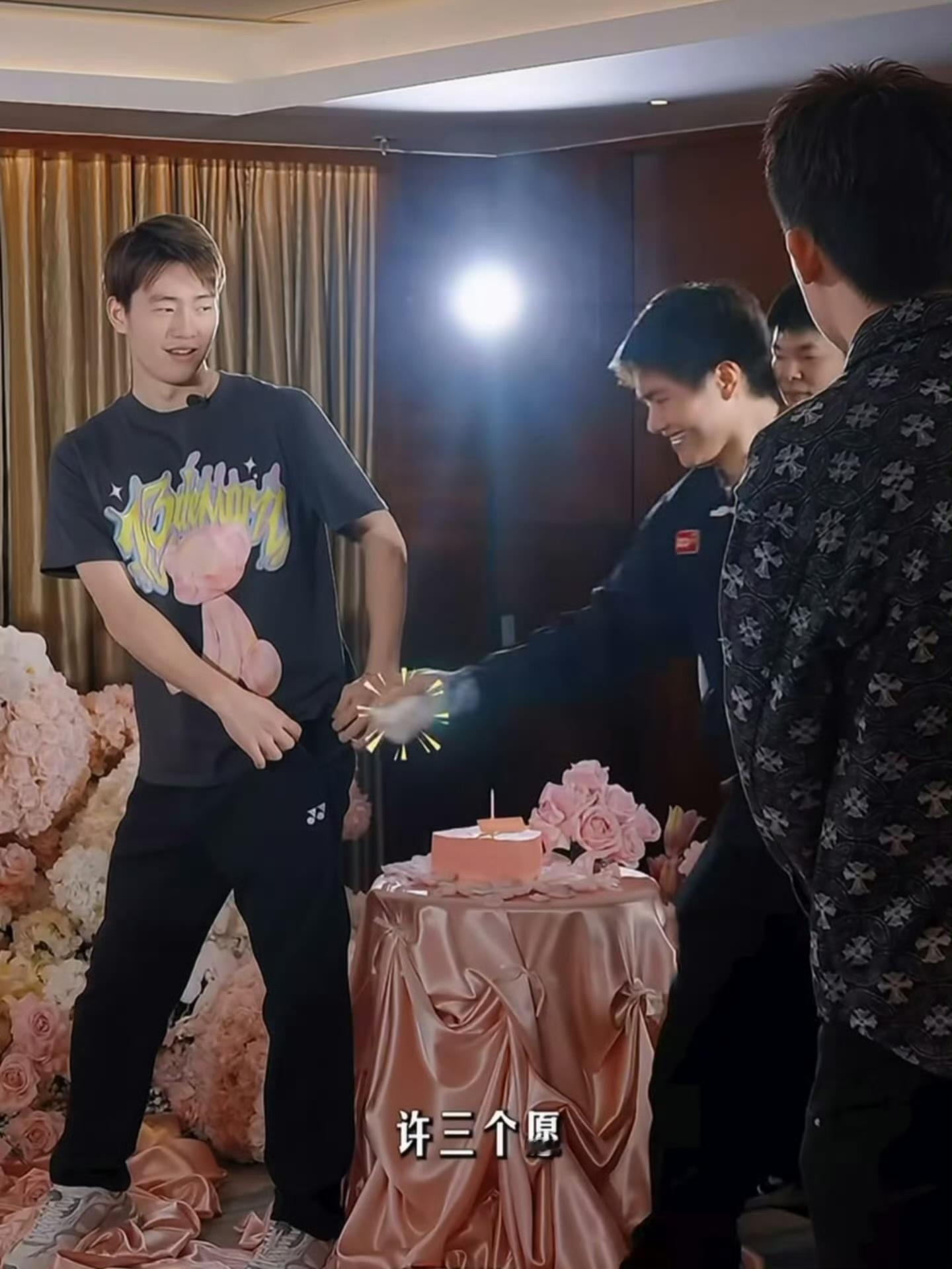 梁伟铿祝福王昶祝福王昶和钱天一，新婚快乐，永远幸福。愿他们未来的日子里，继续携手