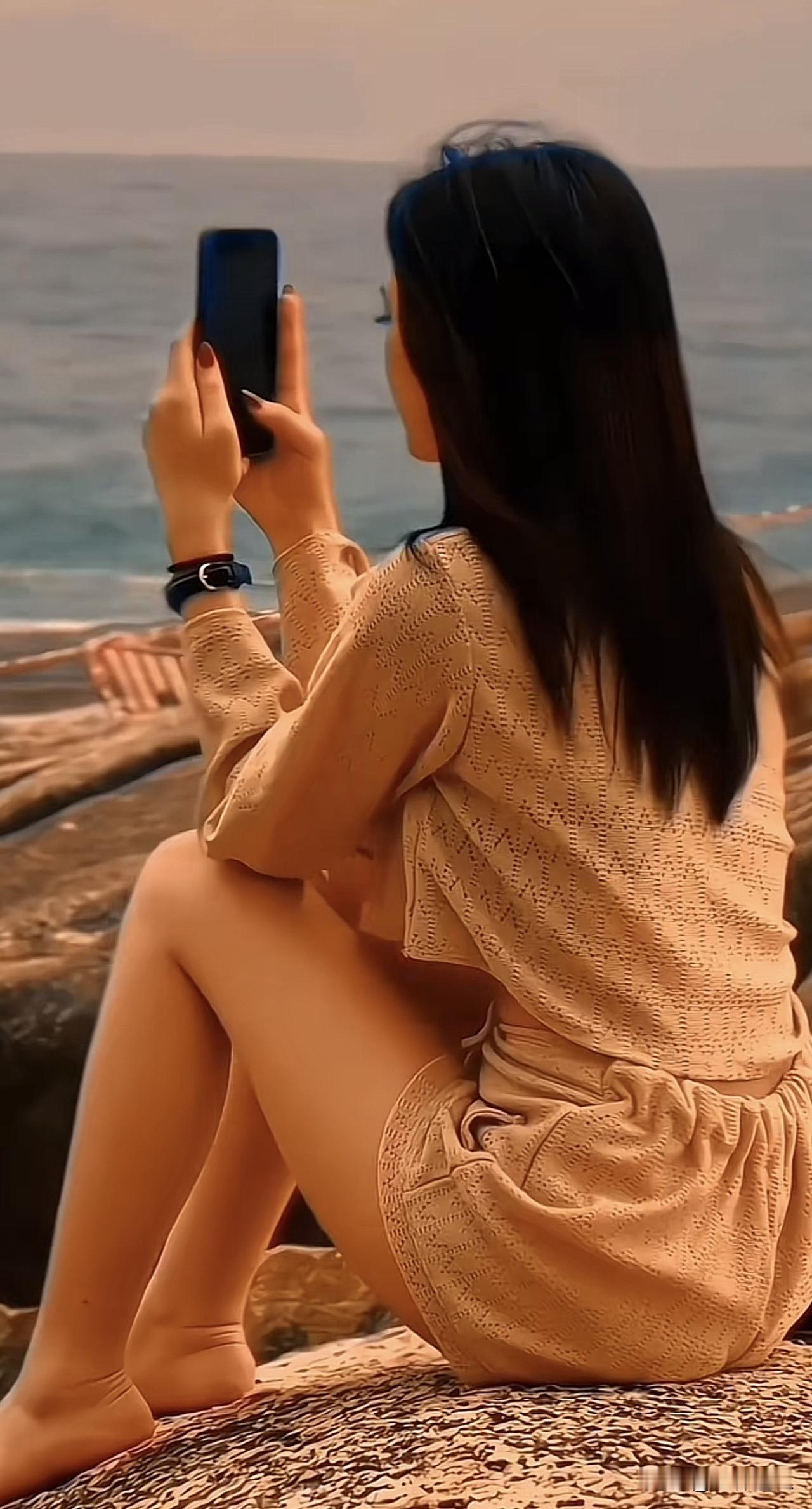 善良的人，宁愿自己解决，也不乱来。当情绪不稳定的时候，不向他人发火或抱怨，安