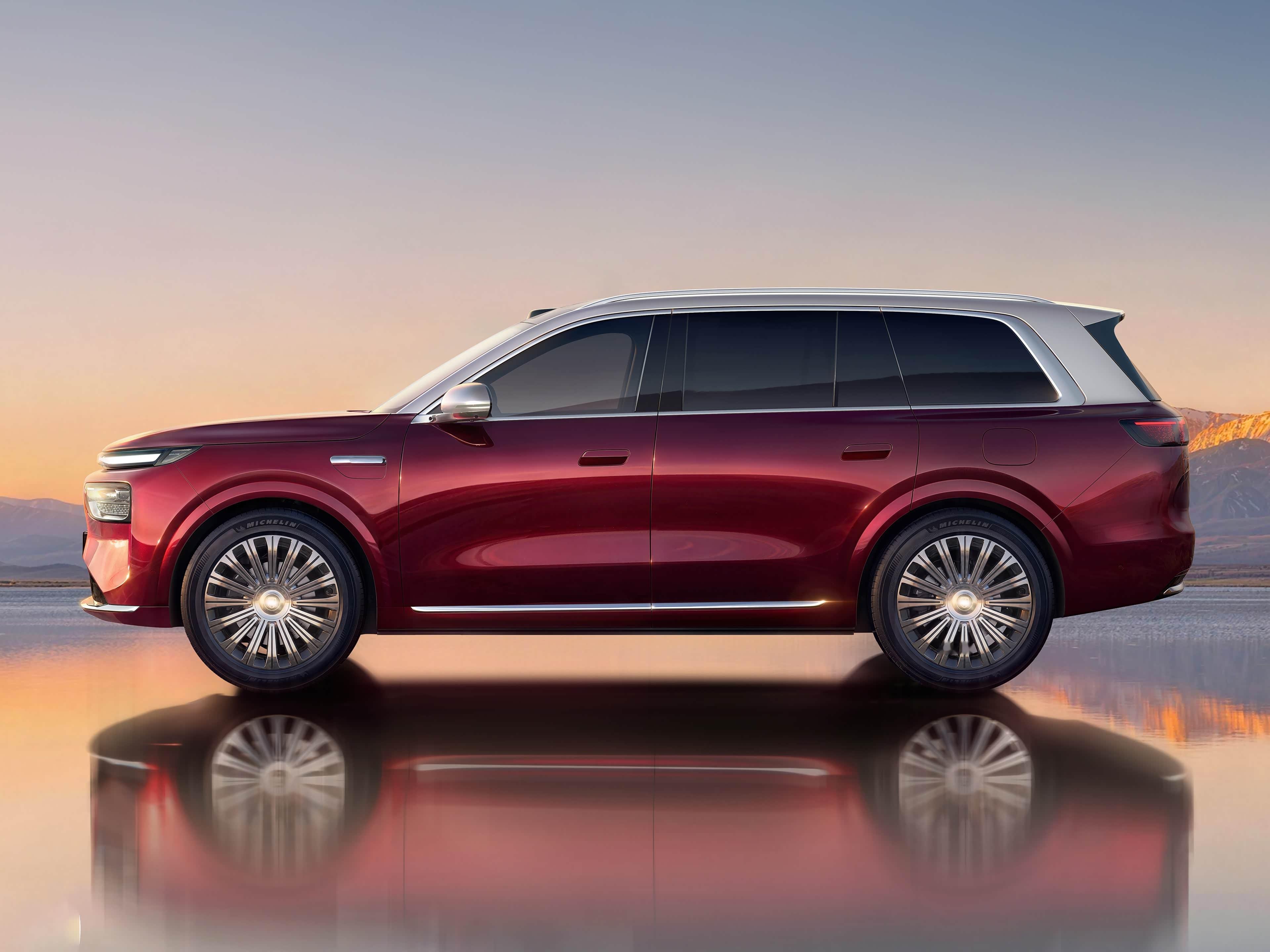 奕境品牌首款车型定名奕境X9，6座大型SUV，5.3米车长，3.1米轴距，搭载新