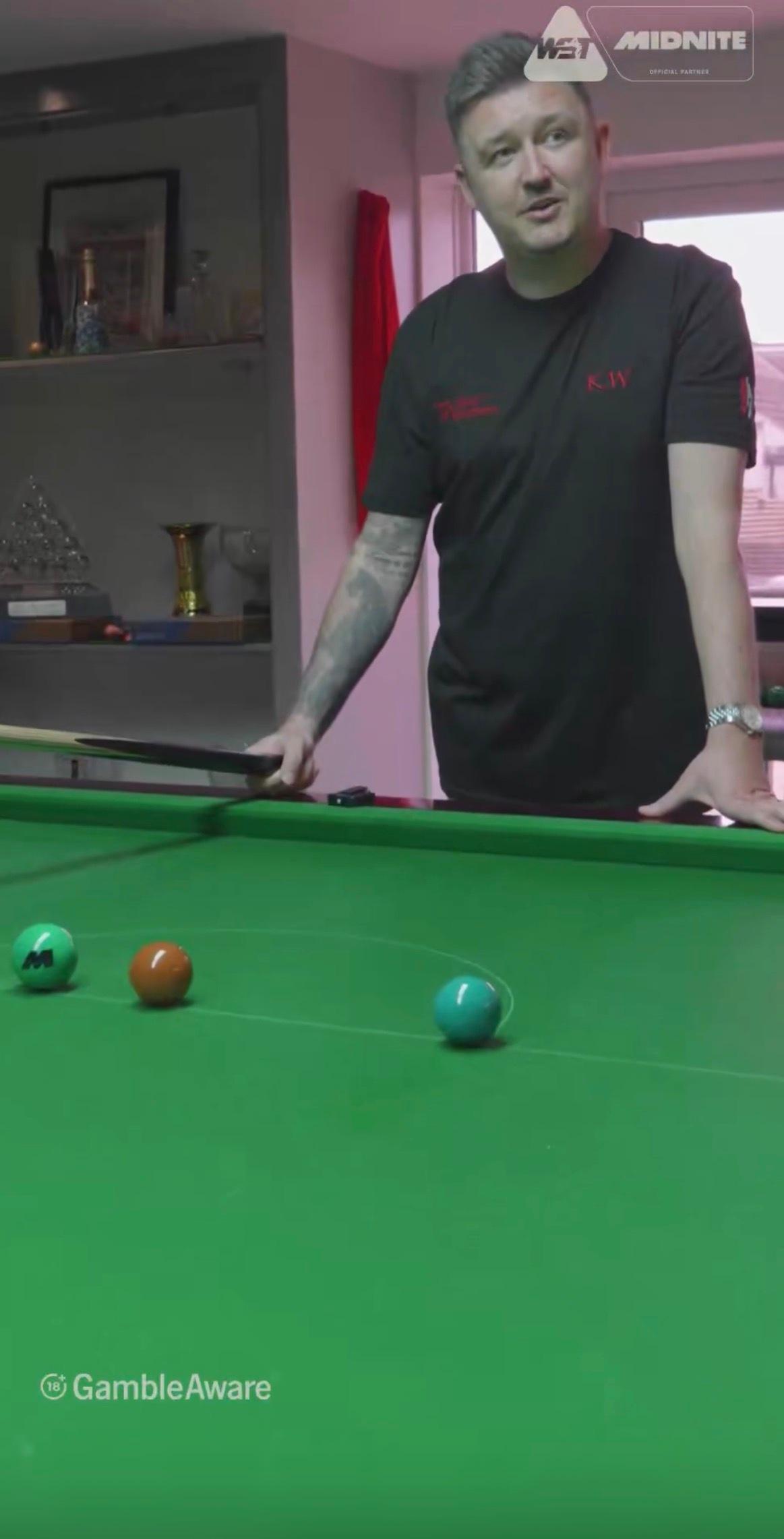 母球去哪儿啦？奇葩变革，今年斯诺克世锦赛母球将变身荧光绿。对比来看看，是白球好