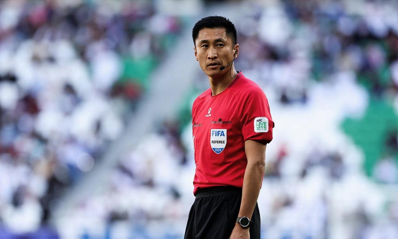 亚冠被东亚压着时弄个东西亚分区，不然连决赛都进不去。现在西亚牛了，又搞赛会制，反