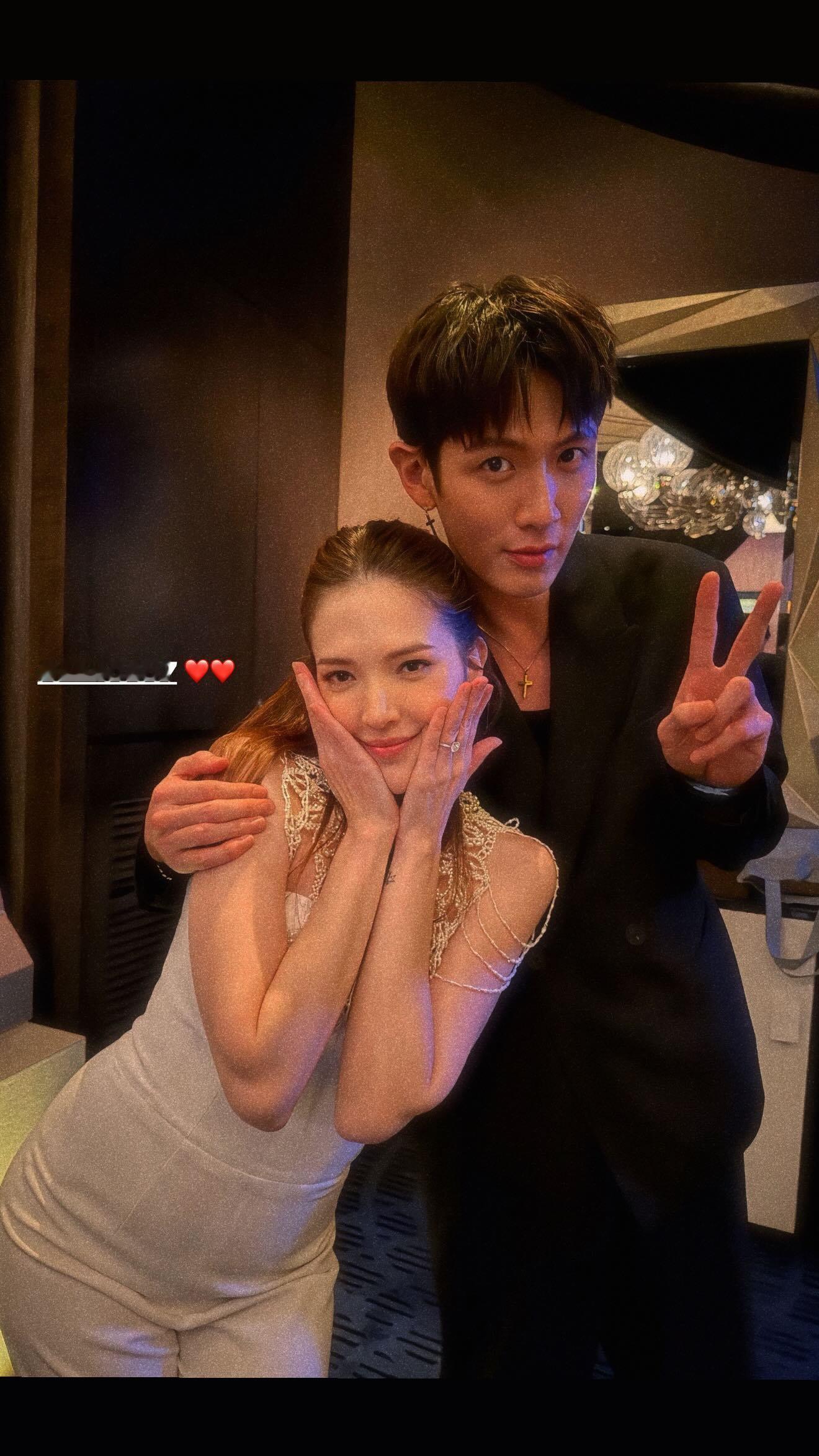 柯震东晒出和邱泽、许玮甯合照