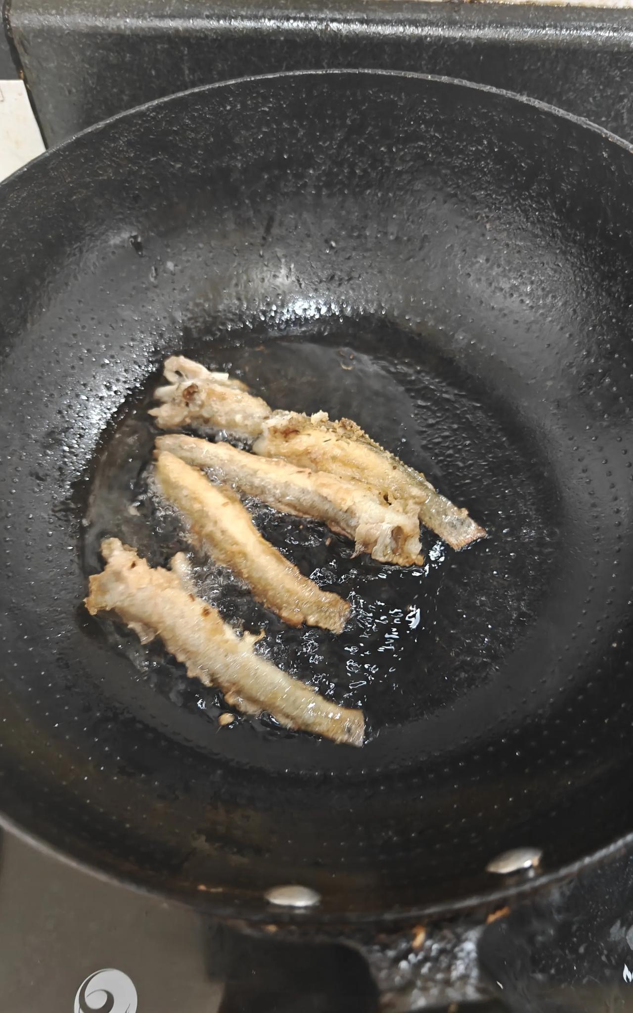 如今每日照料老妈，主要就是负责一日三餐，再加上外出散步，还有洗洗涮涮、打扫房间这