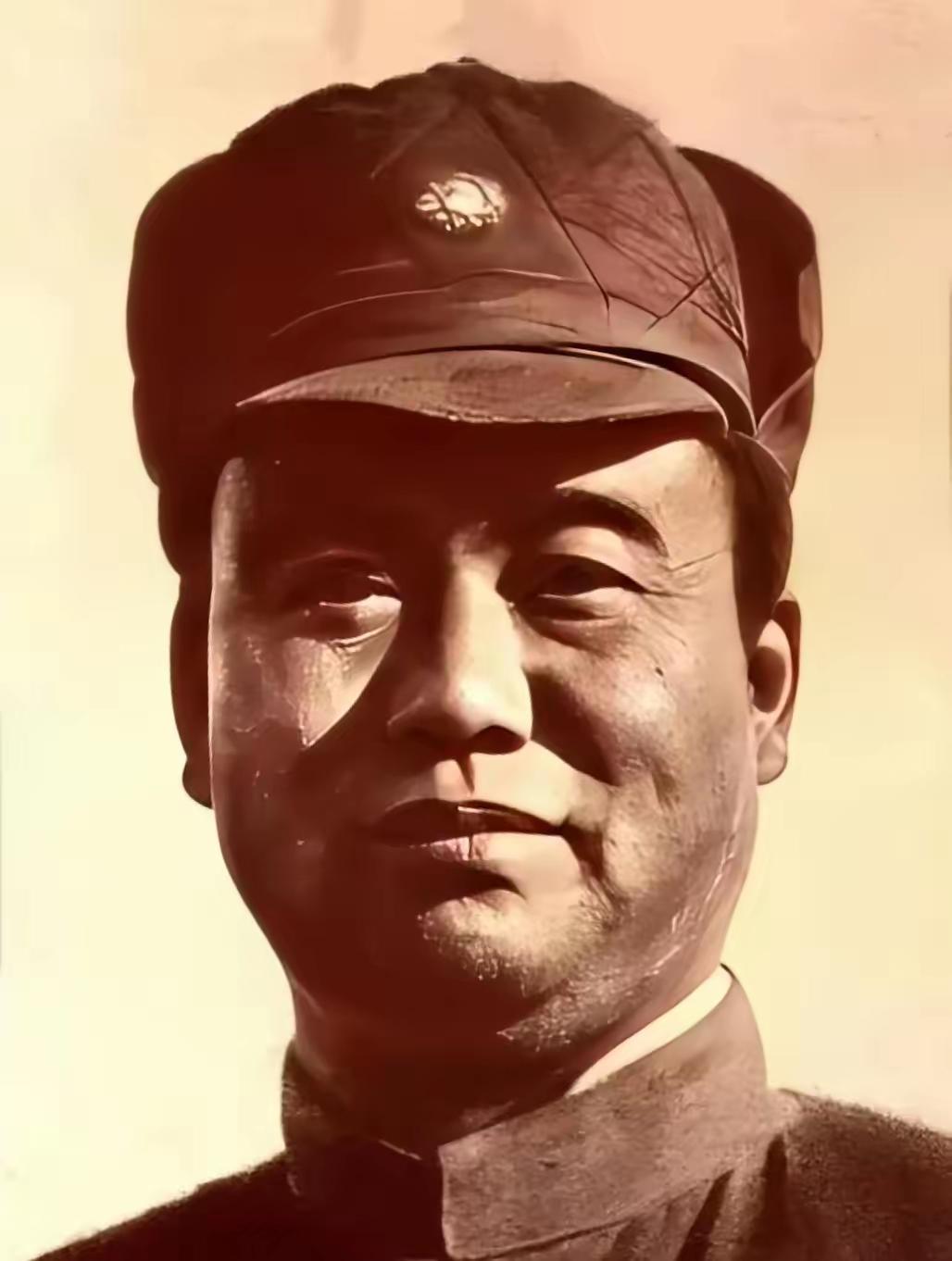 1948年6月，国民党上将刘汝明在军事会议上，将出言不逊的黄埔将领刘伯龙一拳打倒