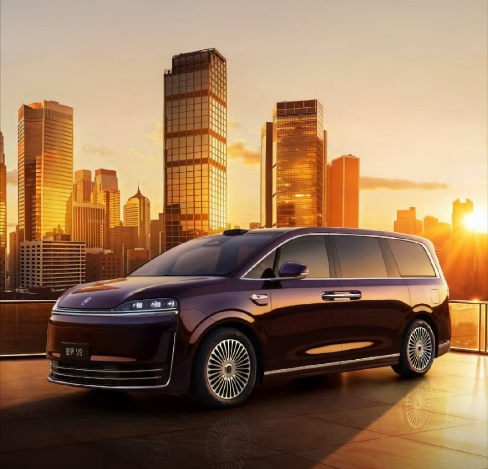 车圈直接炸了个大瓜——全新旗舰MPV刚官宣春天亮相，那位在新能源圈操盘过爆款的大