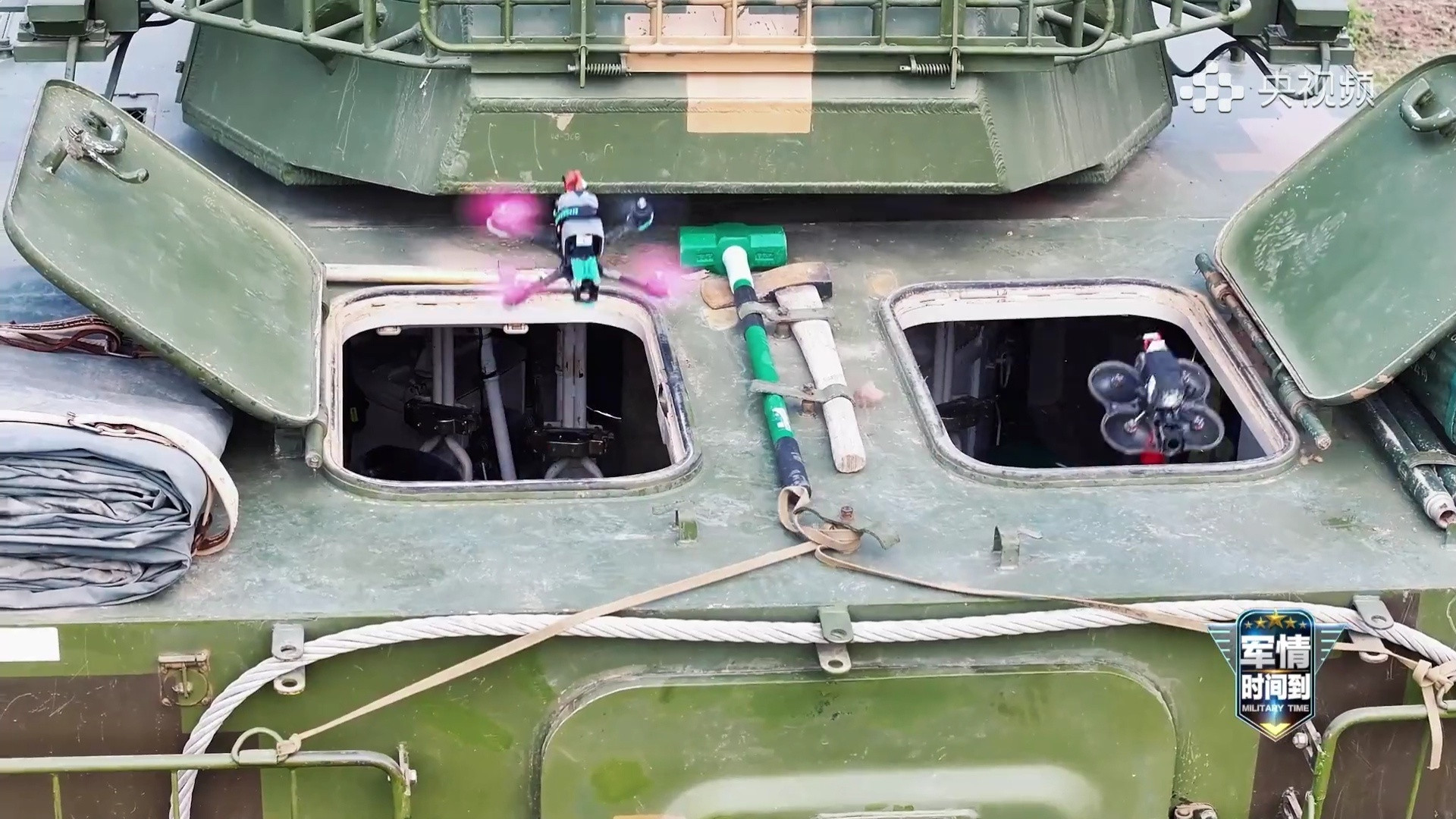 大八轮载员释放穿越机