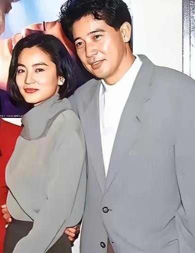 1973年，已婚的秦汉爱上了18岁的林青霞。他回家对大着肚子的妻子邵乔茵说：“我