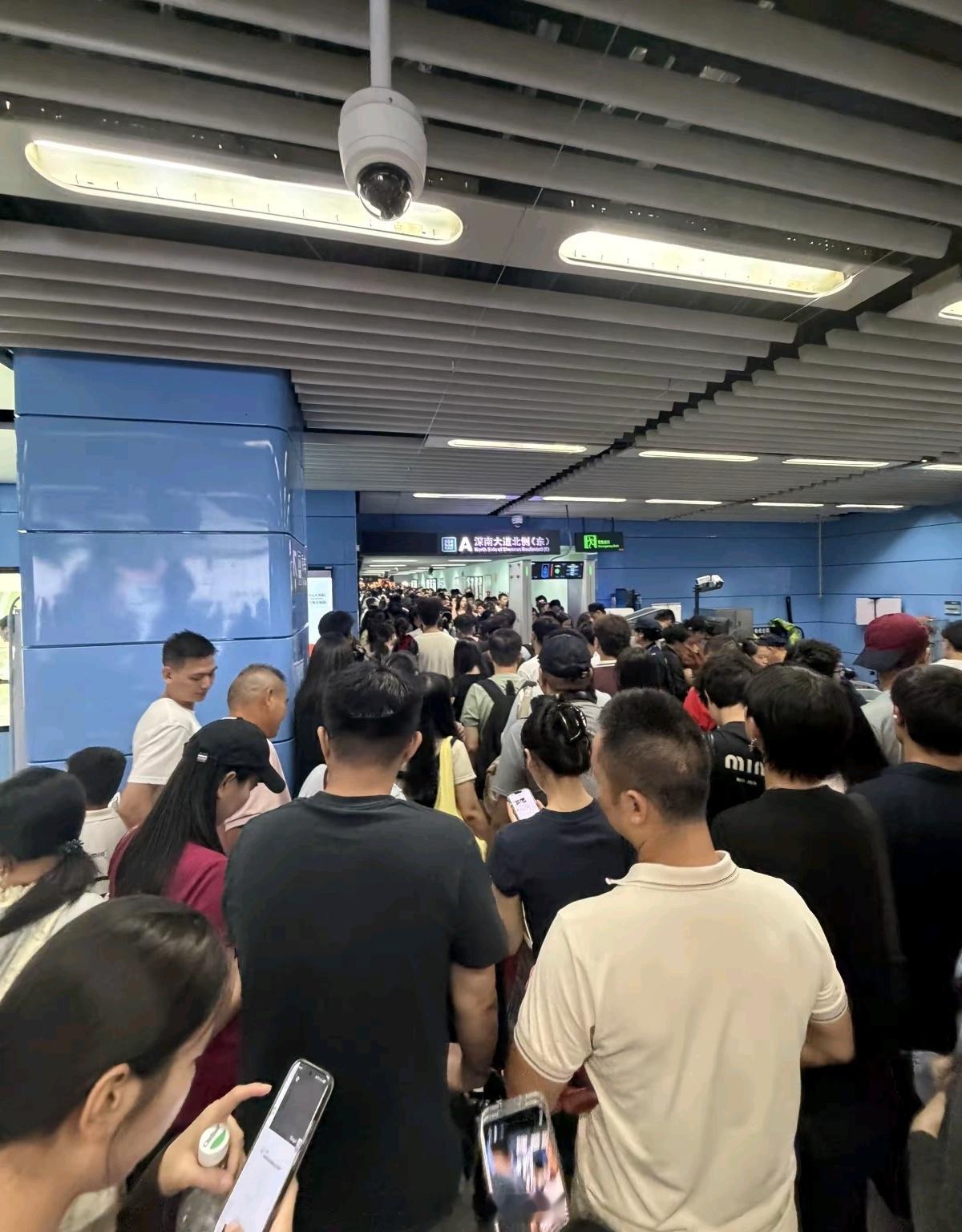 深圳地铁国庆期间客流依旧全国第一。​​​