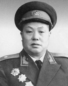 何郝炬回忆政委曾旭清开国少将曾旭清和开国中将吴瑞林、少将傅崇碧三人，