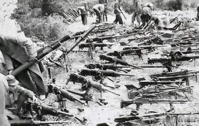 抗战胜利后，11师师长杨伯涛住进了武汉原德租界的一栋二层小楼，当时他家分配了一辆