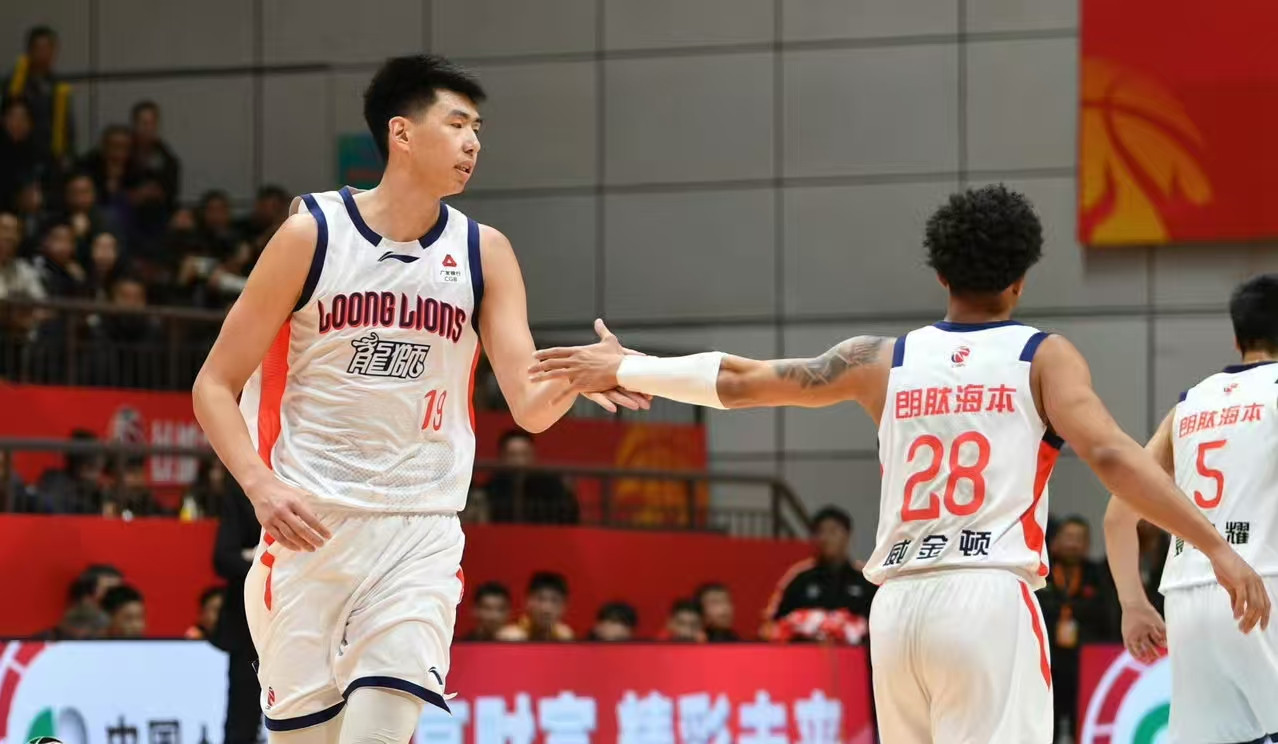 隔扣刘传兴，帽晕迪亚诺，徐昕：我在广州也能赢山西，抛头露面了