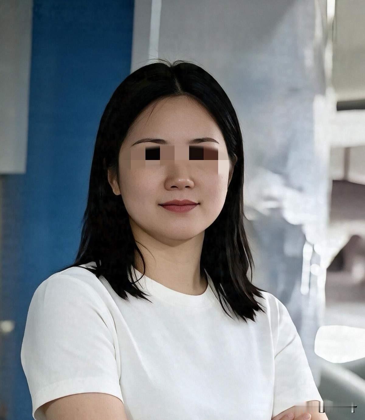 霸占车位的彭女士肯定会付出很大代价的，有可能会影响一生！一：如果她是党员，最
