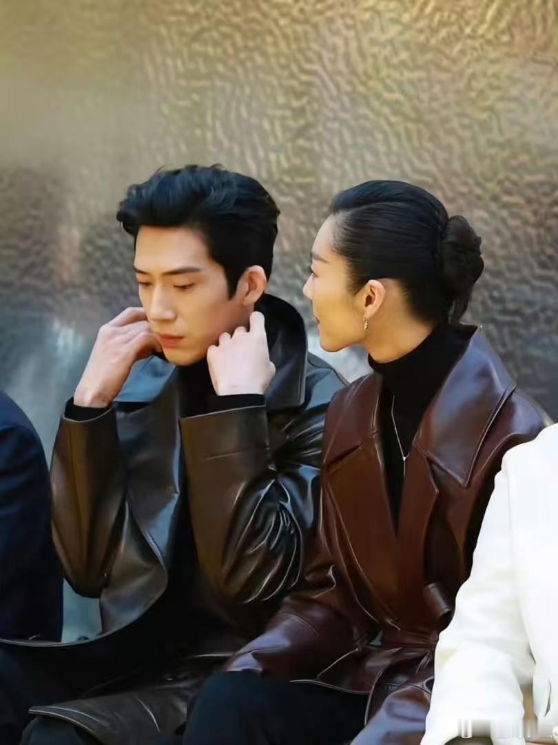 刘雯井柏然秀场合体行走的画报没错了！每一张截图都能当壁纸～​​​