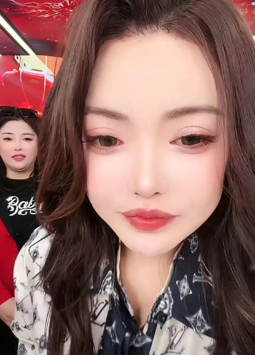 驴家小胖分析辛选蛋蛋暂时不能回来，因为她的体量仅次于辛巴！