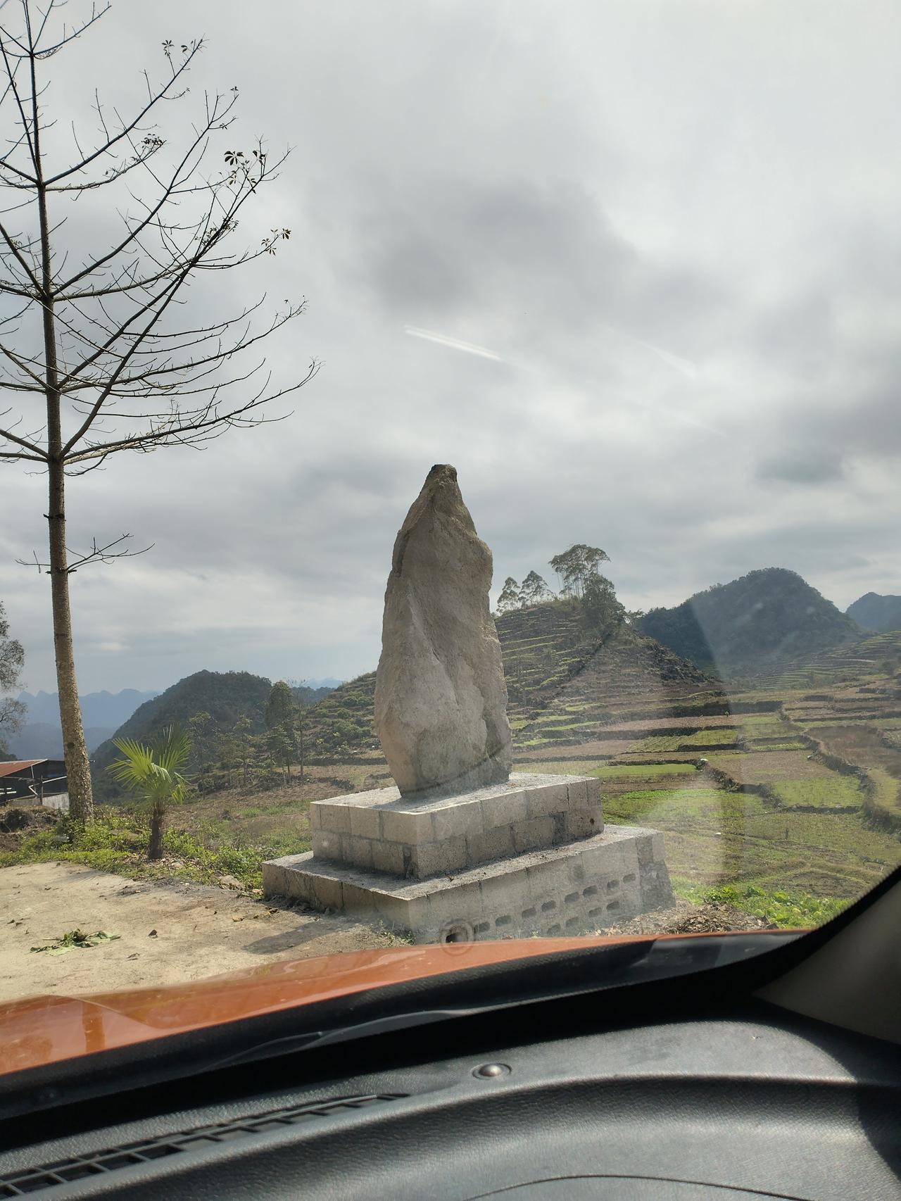 村里唯一的大学生年前回家了！父母都是农民，辛辛苦苦供他读大学，高中四年，大学四年